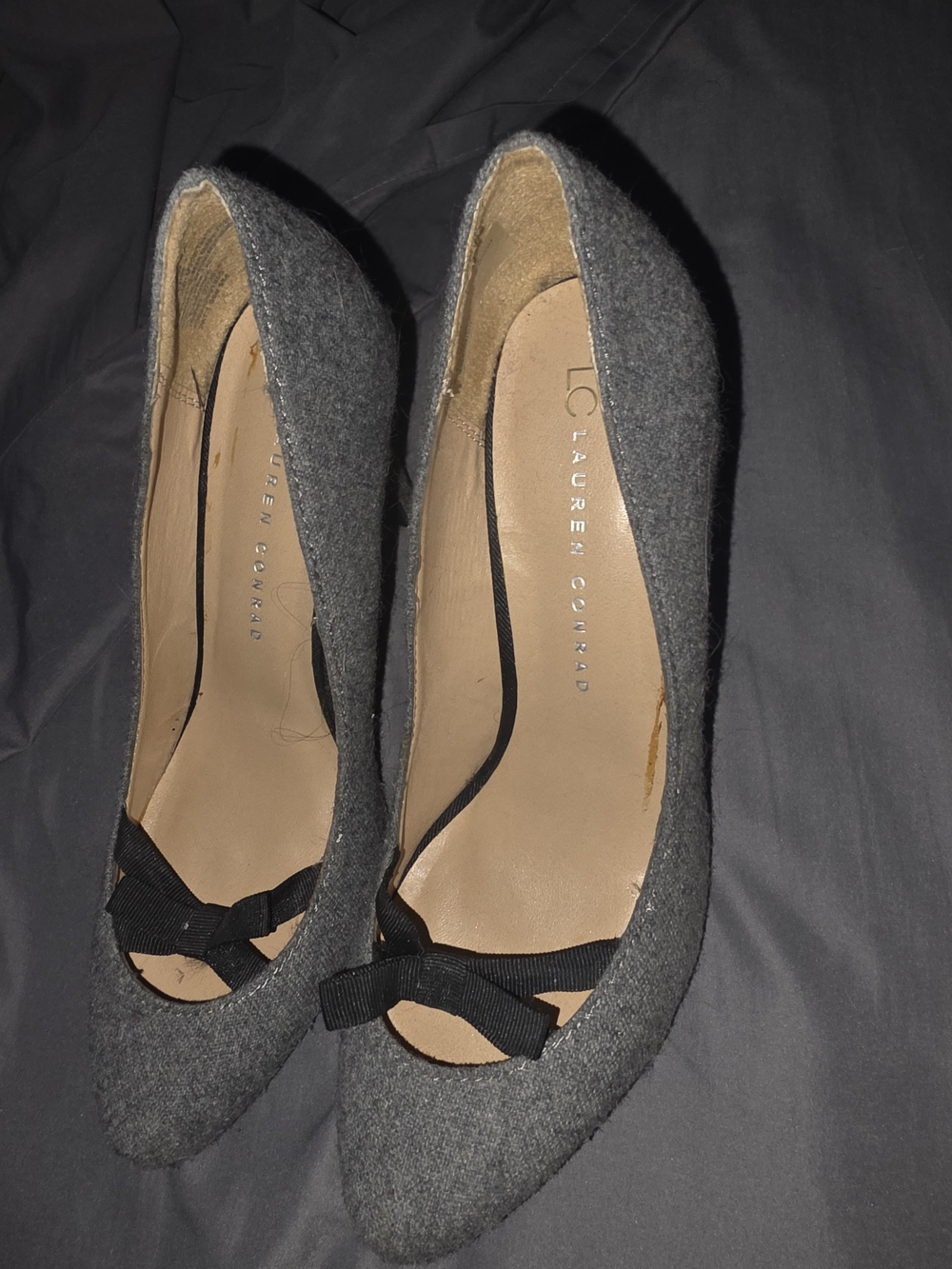 LC Lauren Conrad Gray Pointed-Toe Felt Flats with Black Bow